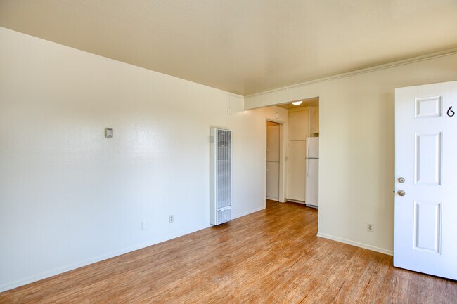 Living Room - 633 Couper Dr Unit 6
