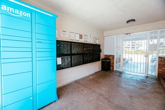 Photo - 18407 Dearborn Street