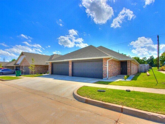 Building Photo - 616 Maleah Pl Rental