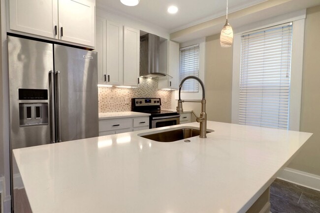 Photo - 916-918-918 Harrison Ave Unit 918 Harrison