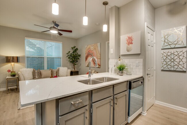 The Loren Apartments For Rent in Dallas, TX