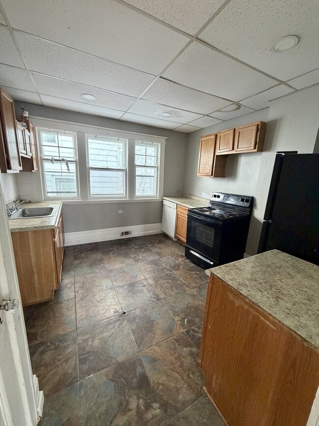 Photo - 175 Selye Terrace