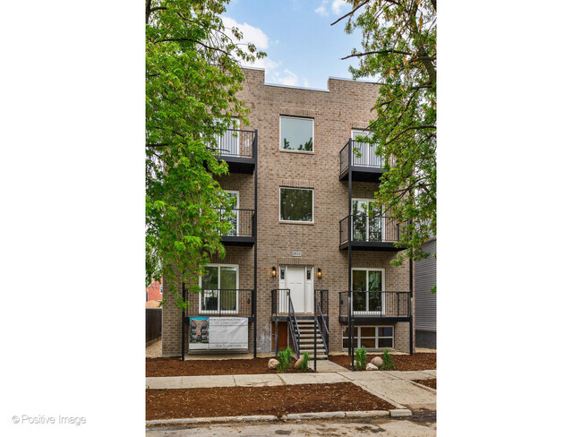 Building Photo - 1631 N Lawndale Ave Unit 1S Rental