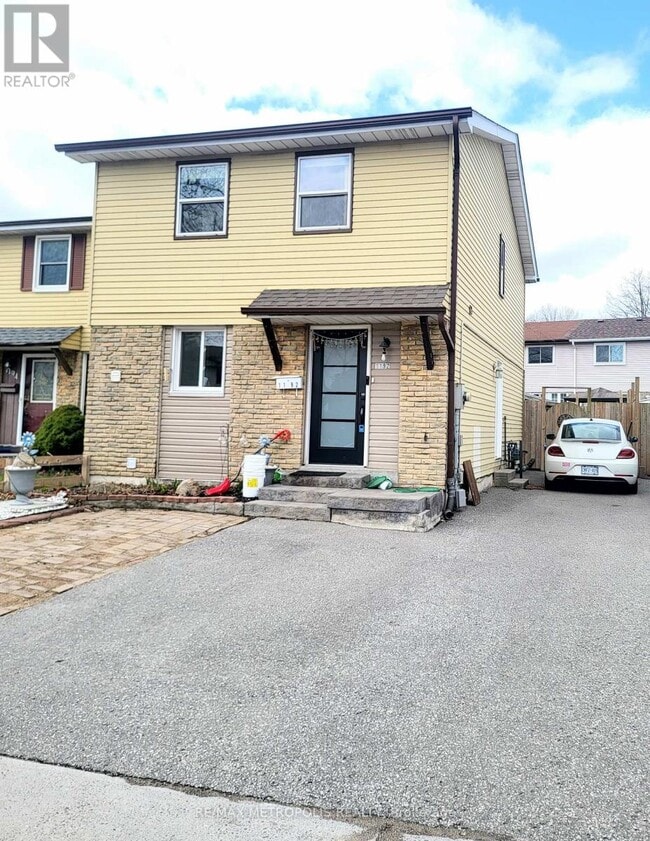 Photo - 1192 Oxford St