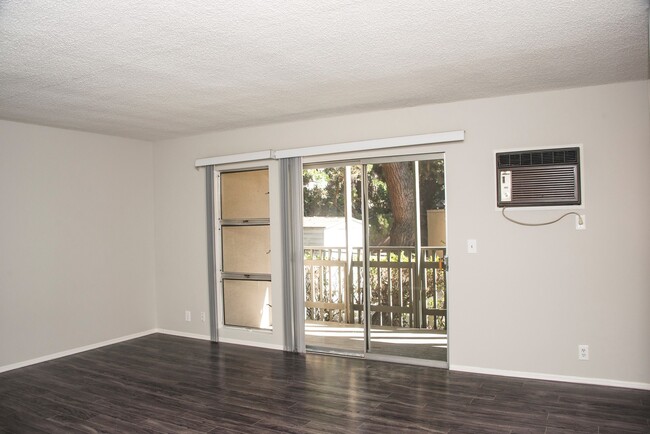 Photo - 3131 Montrose Ave