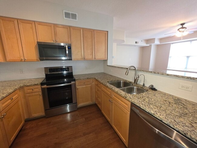 Photo - BH-fleh1315 Unit 1315 East Boulevard  404