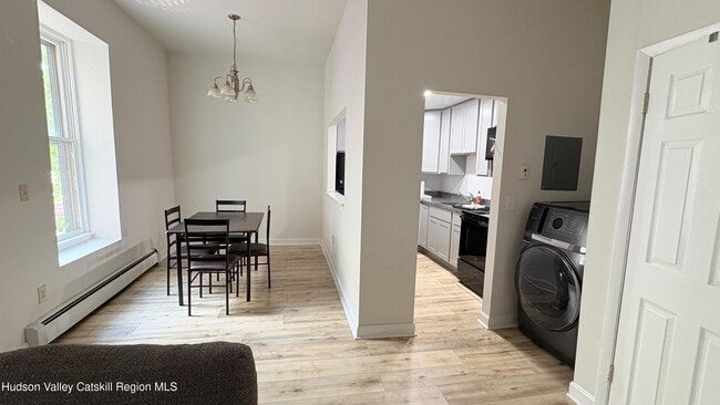 Photo - 346 Warren St