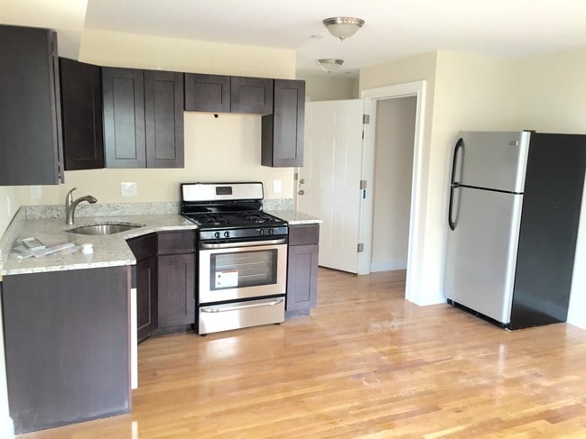 169 Thorndike St Unit 2