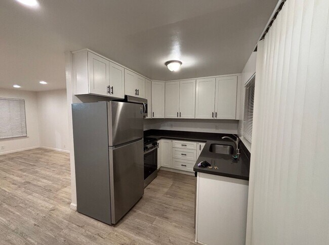 292 - 350 Franciscan Ct