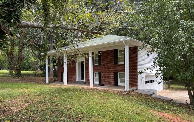 Photo - 508 Landers Dr SW