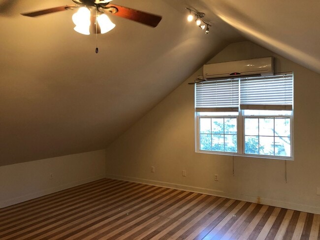 Building Photo - 1713 McHenry Ave Unit 1713 A McHenry Ave