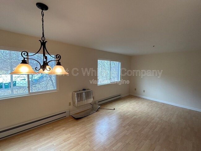 Photo - 14 Newtown Rd Unit B5