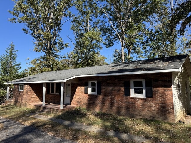 Photo - 520 Pine Ave