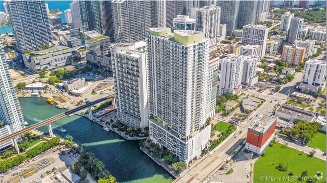 Building Photo - 185 SW 7th St Unit 3600 Rental