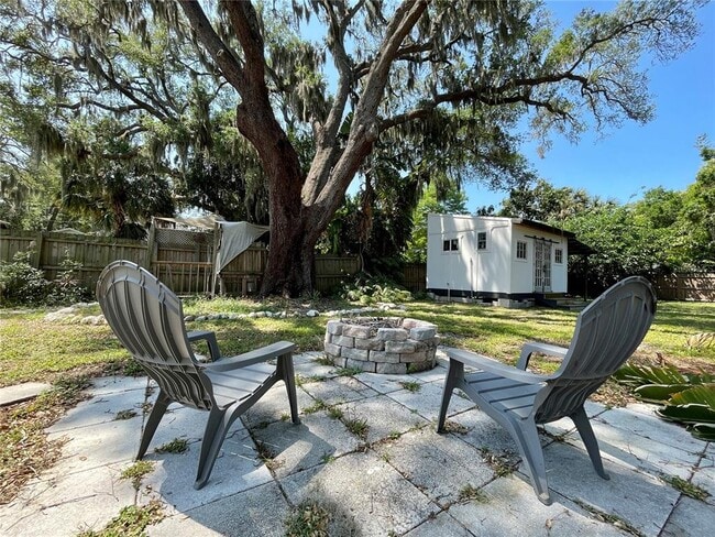 Photo - 411 17th Ave W