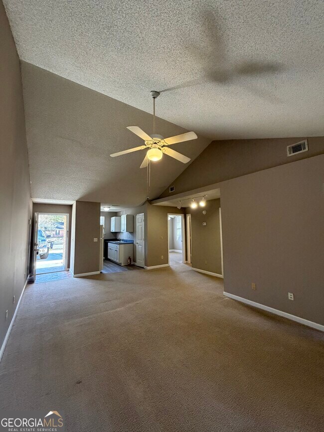 Photo - 409 Baltic Ct