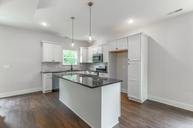 Photo - 4713 Heiskell Dr