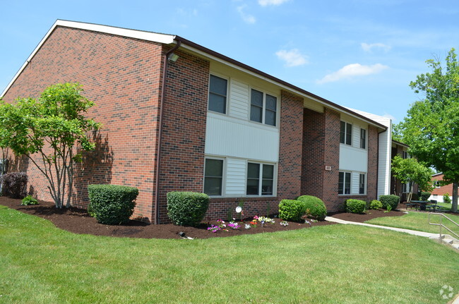 Building Photo - Cambridge Square Apartments - Income Based