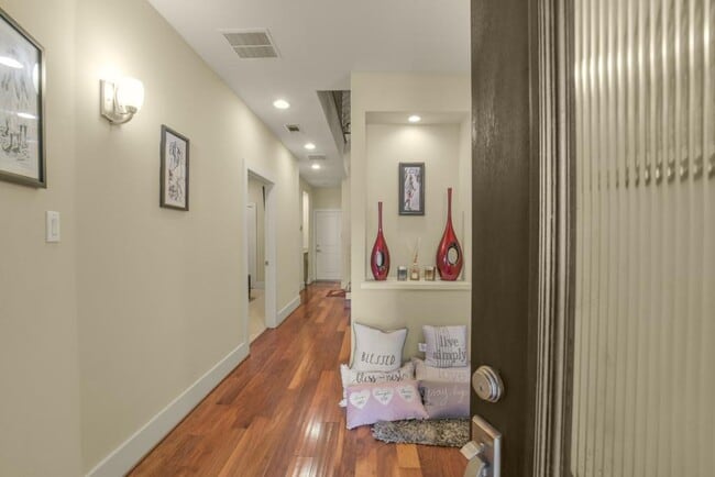 Photo - 5425A Hidalgo St