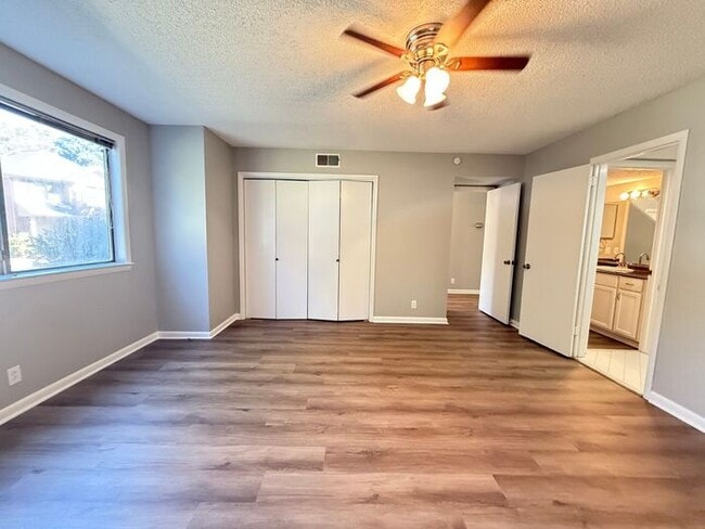 Photo - Bellevue!  2 Bedroom / 2 Bath House w/ Loft!  Renovated - Pet Friendly