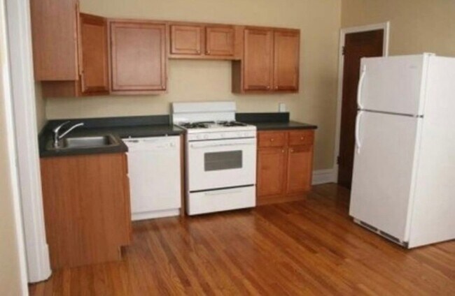 Photo - 3325 Lawn Ave Unit 3327 1F