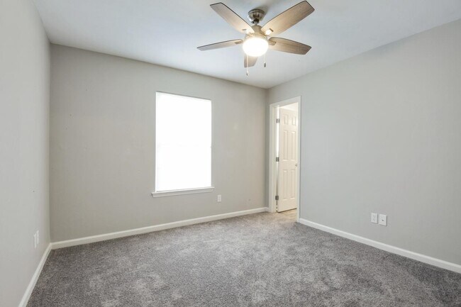 Photo - 1921 Fannie Dr Townhome