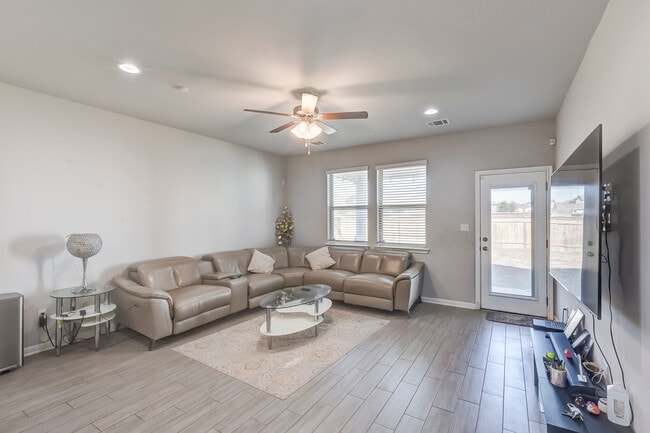 Photo - 2917 Birch Pk Path