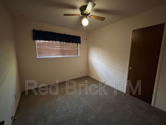 Photo - 2685 Agnes Way