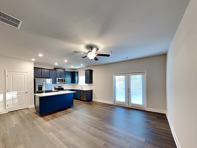 Photo - 121 Wayne Ln