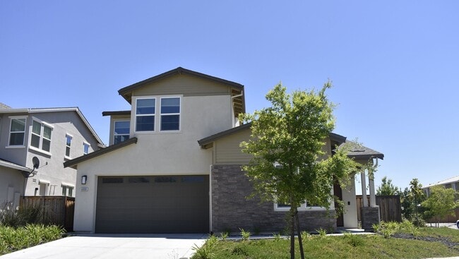 Building Photo - 6000 Danwood Dr