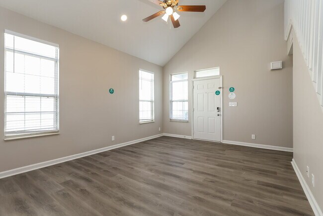 Photo - 1208 Wembley Dr