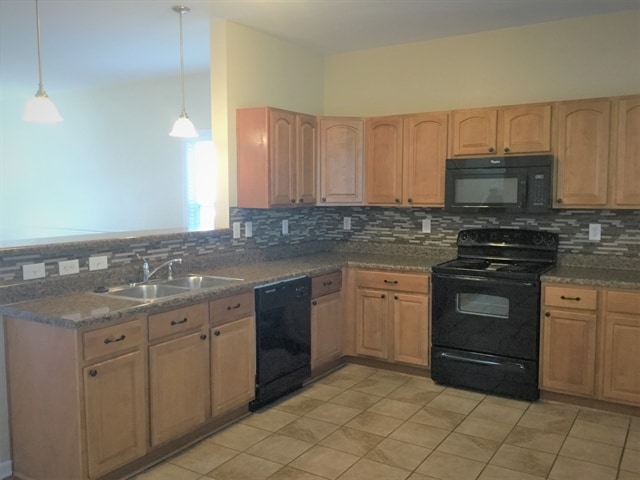 Photo - 145 Collenton Ln