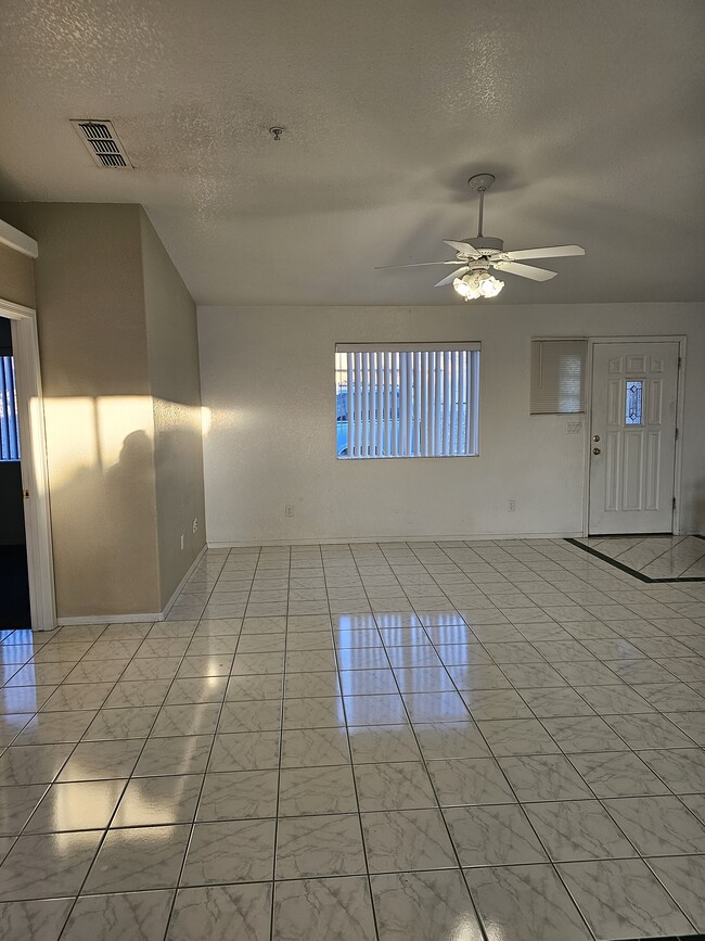 Living Room - 3035 Kiowa Blvd N