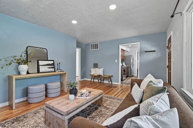 Photo - 3209 W Plant Dr