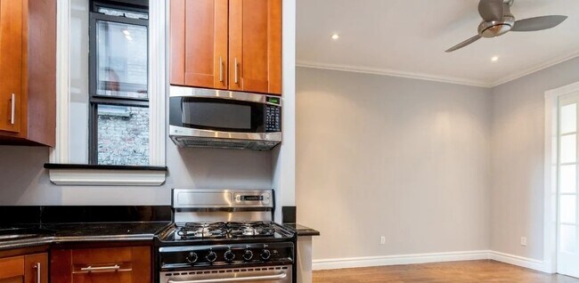 Photo - 290 W 12th St Unit 3A