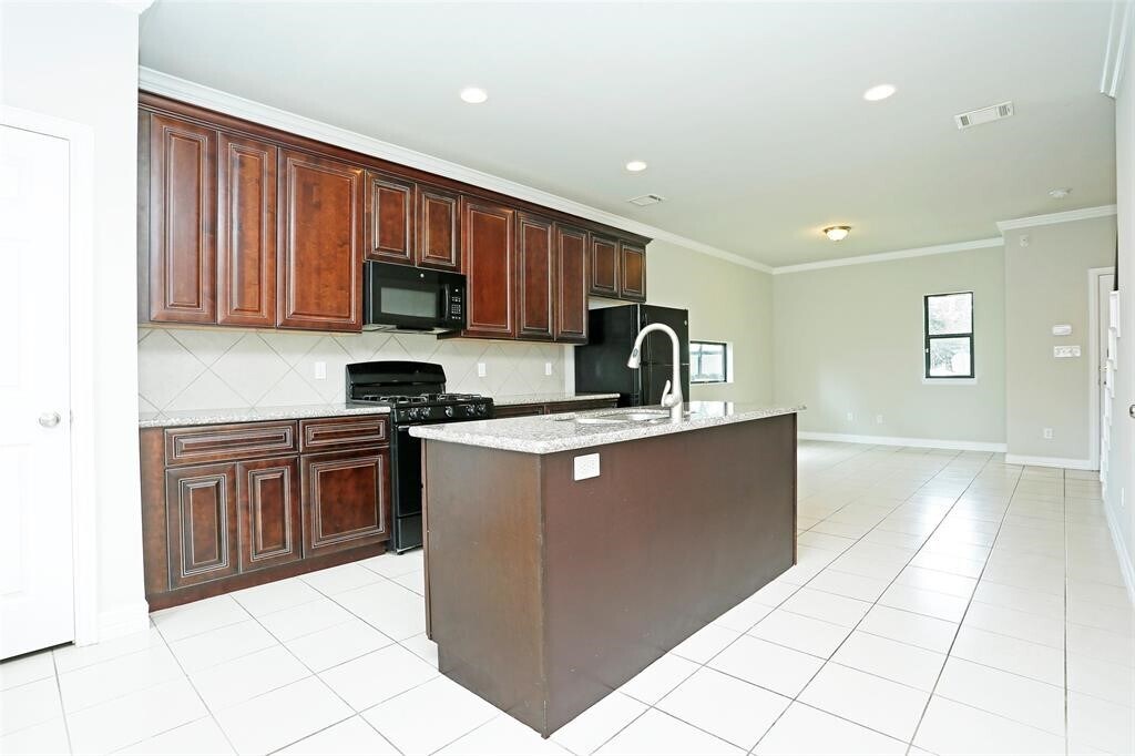 Photo - 990 Grenshaw St Unidad A