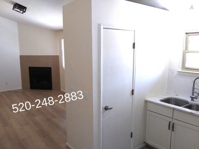 Kitchen looking towards living room - 2512 E Eastland St Unit 2512