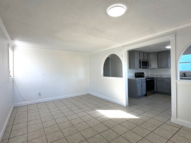 Photo - Walk to the beach!