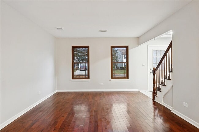 Photo - 20 S Parliament Way