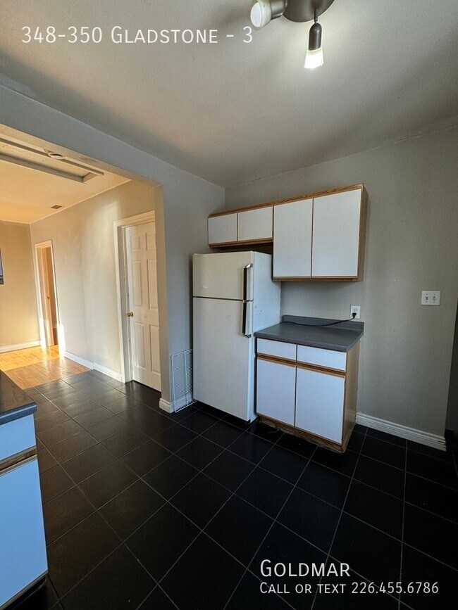 Photo - Beautiful Open concept Unit right off of Riverside Drive! Unit 3