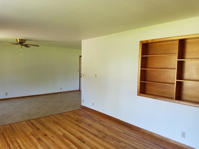 Photo - 1812 Primrose Dr