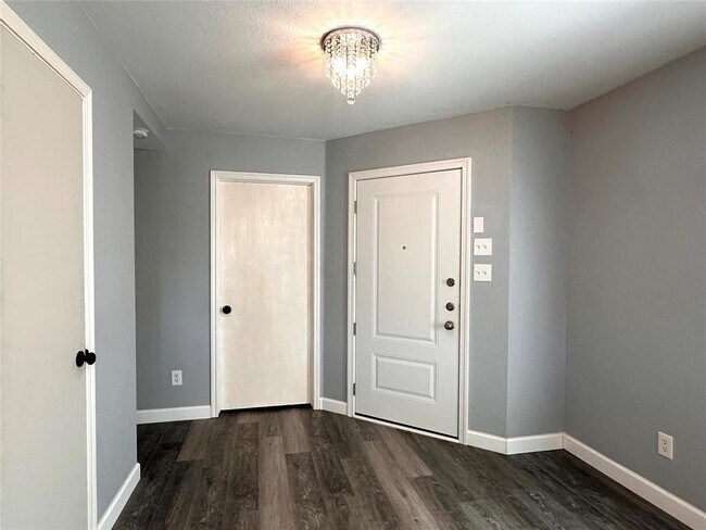 Photo - 5604 Man O War Dr