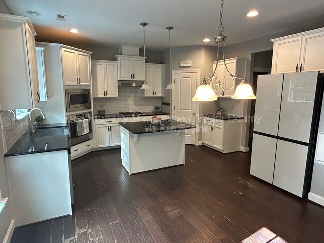 Photo - 142 Bexley Way
