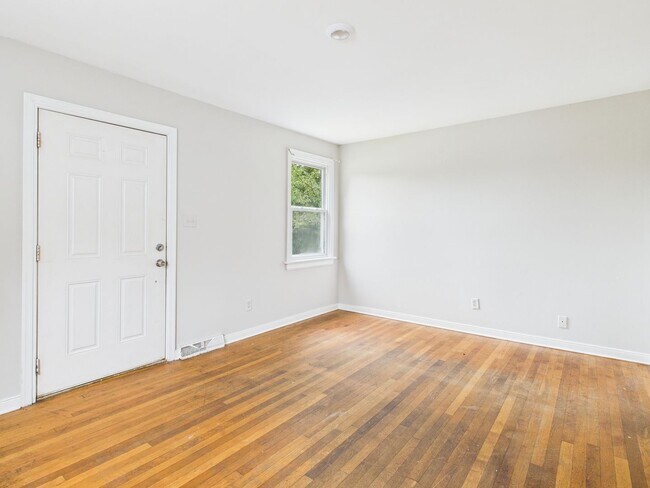 Photo - 4707 Castlewood Rd