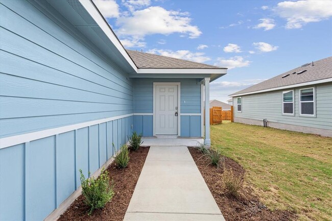 1122 Newey Cir
