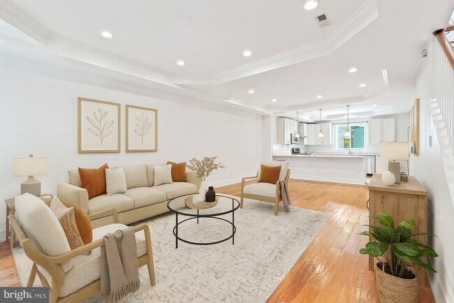 Photo - 1110 Orren St NE