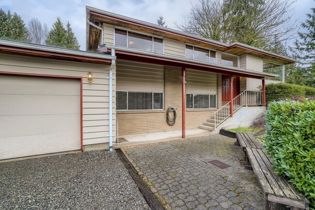 Photo - Gorgeous 5 Bed 2.5 Bath Renton Home @ The Ideal Location!