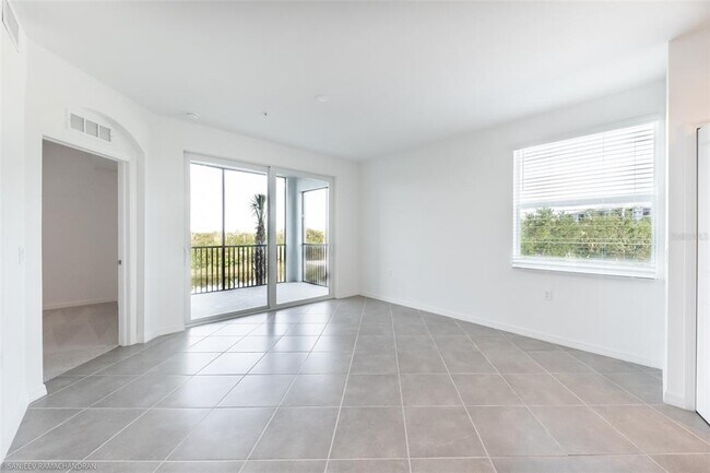 Photo - 14121 Heritage Landing Blvd Unit 728