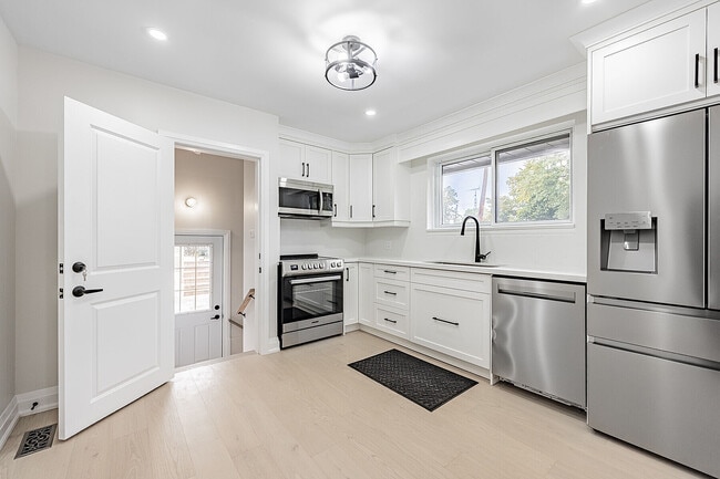 Photo - 222 Hammersmith Ct