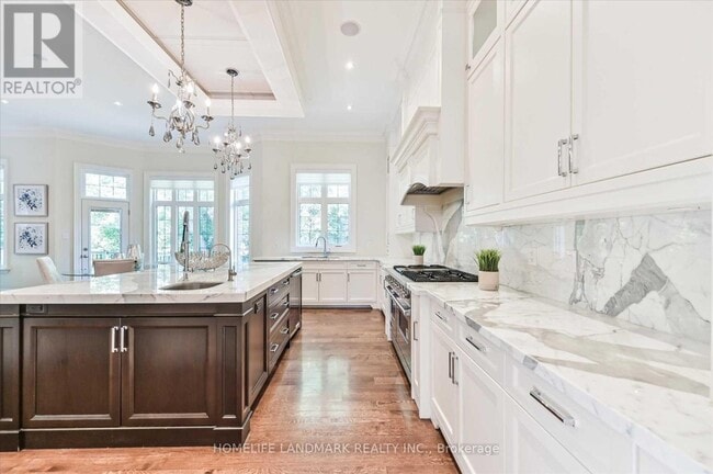 Photo - 382 Empress Ave